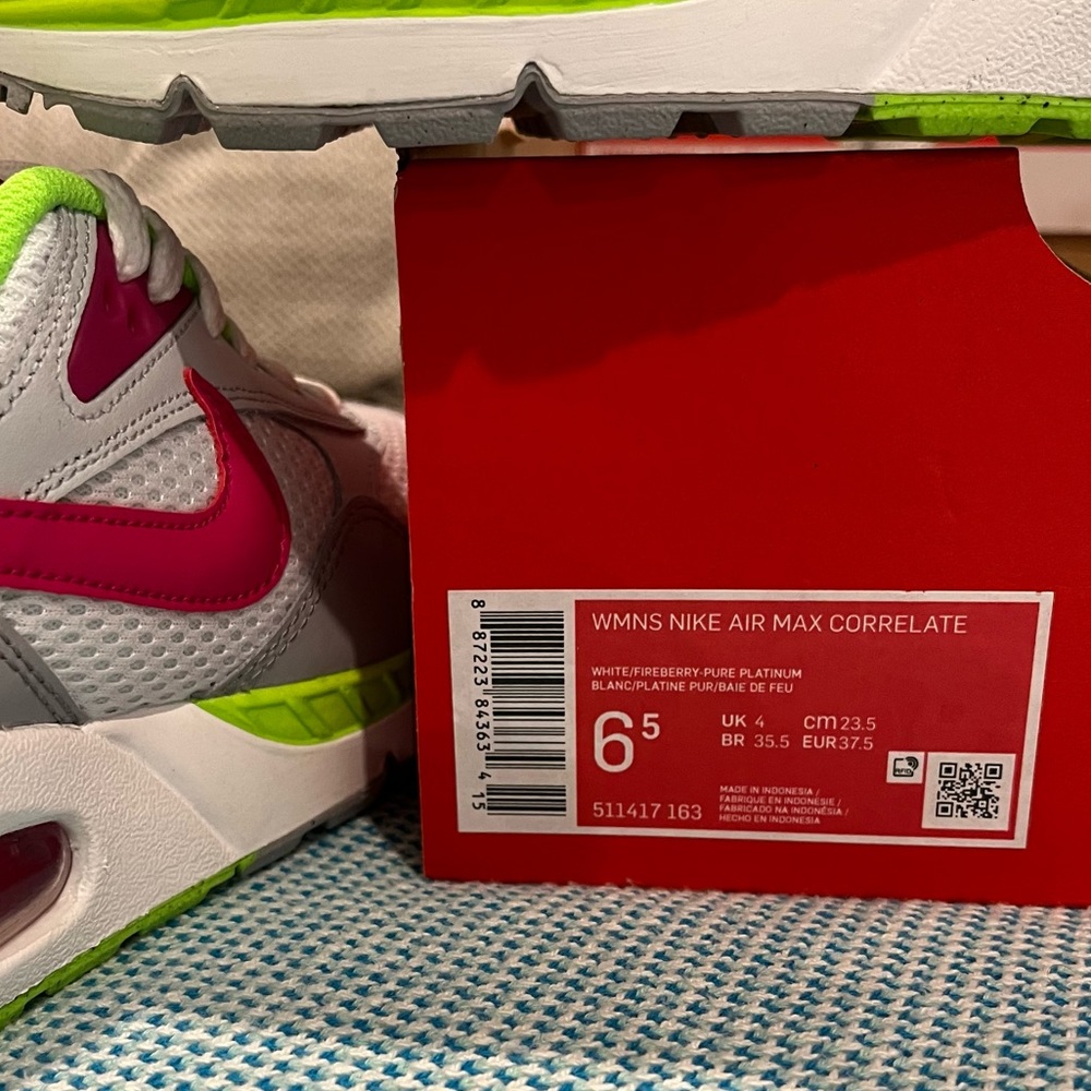 NIKE Women’s Air Max Correlate Shoes - Picture 7 of 8
